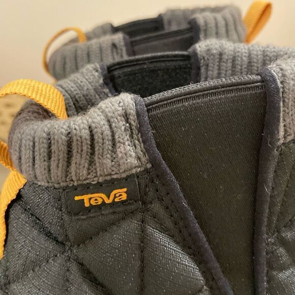 New Teva moccasins  boots size 6 black New - Picture 5 of 8